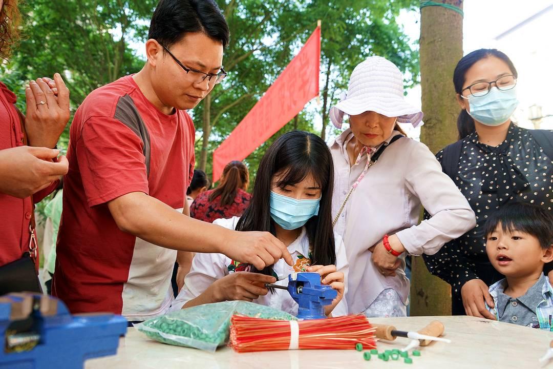 社区网站的盈利策略与实践探索