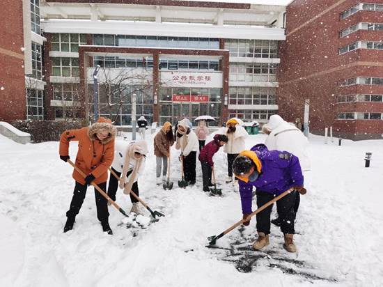 学校扫雪与奖学金挂钩背后的理念与实践探讨