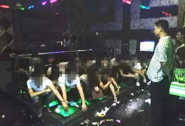 KTV聚众吸毒事件揭秘，一锅端掉17名男女的背后真相