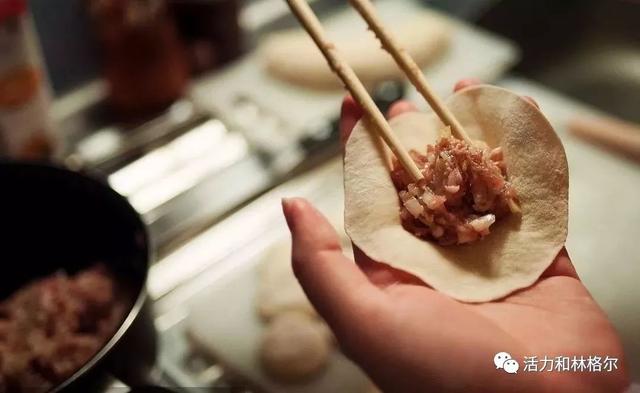 思念水饺惊现烟头事件，食品安全危机与企业应对策略探讨