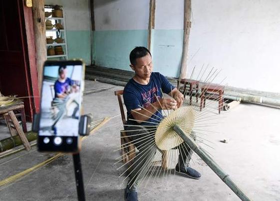 李子柒的舞台，展现非遗文化的璀璨光芒——涵盖25项非遗传承的魅力展示